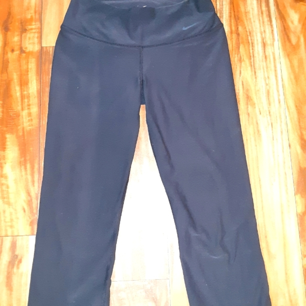 Nike dri fit leggings.  Size xs